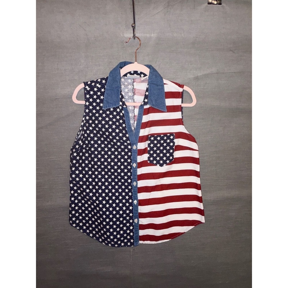 L 107- Vintage Quizz Again Jeans USA Flag Sleeveless Button Front Patriotic Top - Picture 2 of 4